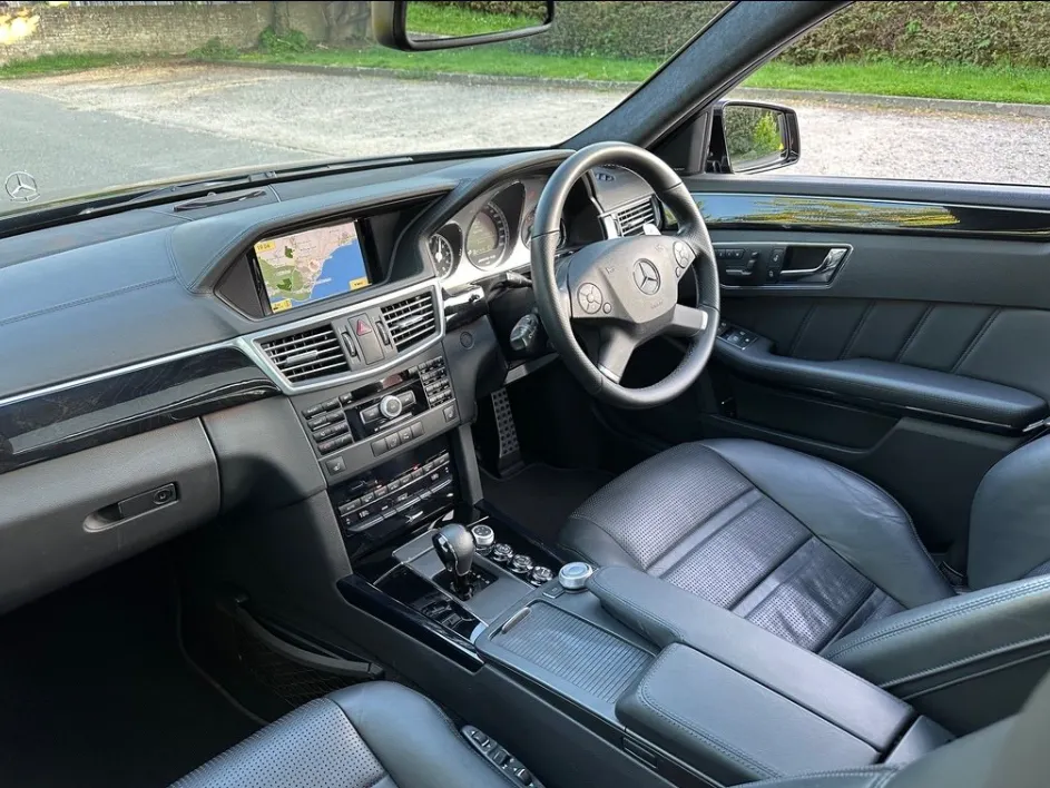 Mercedes benz e class  r xchpohqafhatgce9v95