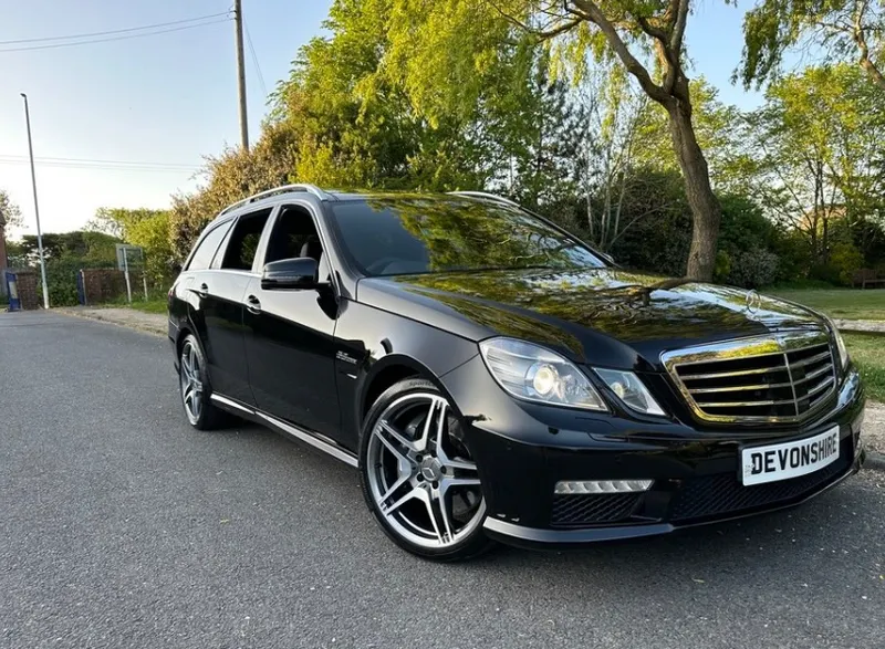 Mercedes benz e class  yu3bt8l0nseliwa9n2jzu