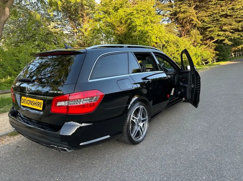 Mercedes benz e class  dv pokagfljyeswvqrdyc