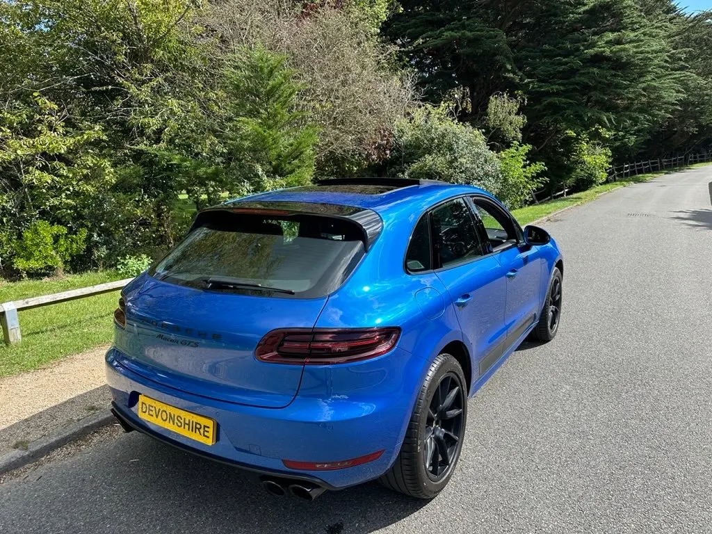 Porsche macan oaiocgfe6ib7ppi5qyl5a