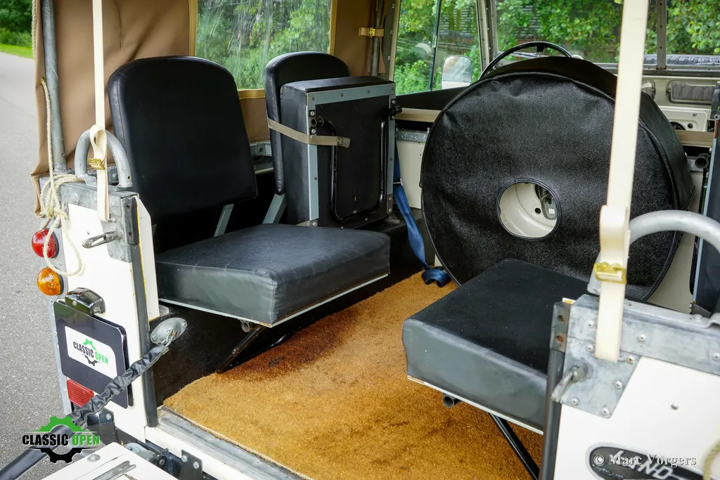 Land rover 88 qtdjpe8kyzfg7xw8zu0ol