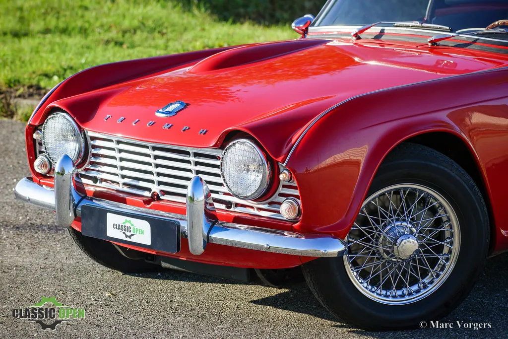 Triumph tr4 ykv2gsyw0mknnna qaue9