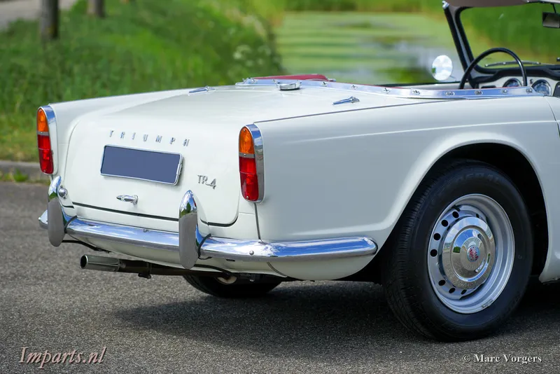 Triumph tr4 6nu9nm8aua1cq873z07xm