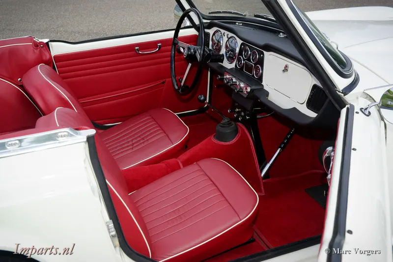 Triumph tr4  qrqujjgfwg35rjesoqtr