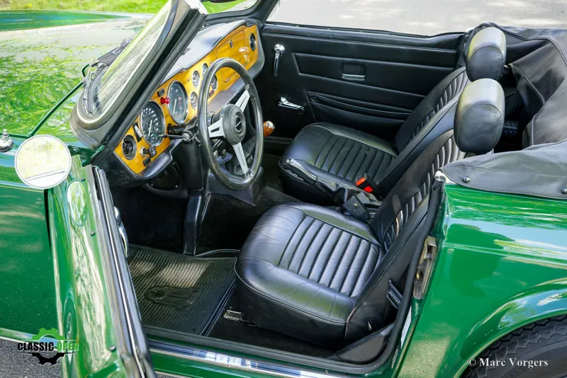 Triumph tr6 l26zteymc24fsqjw8ybyp