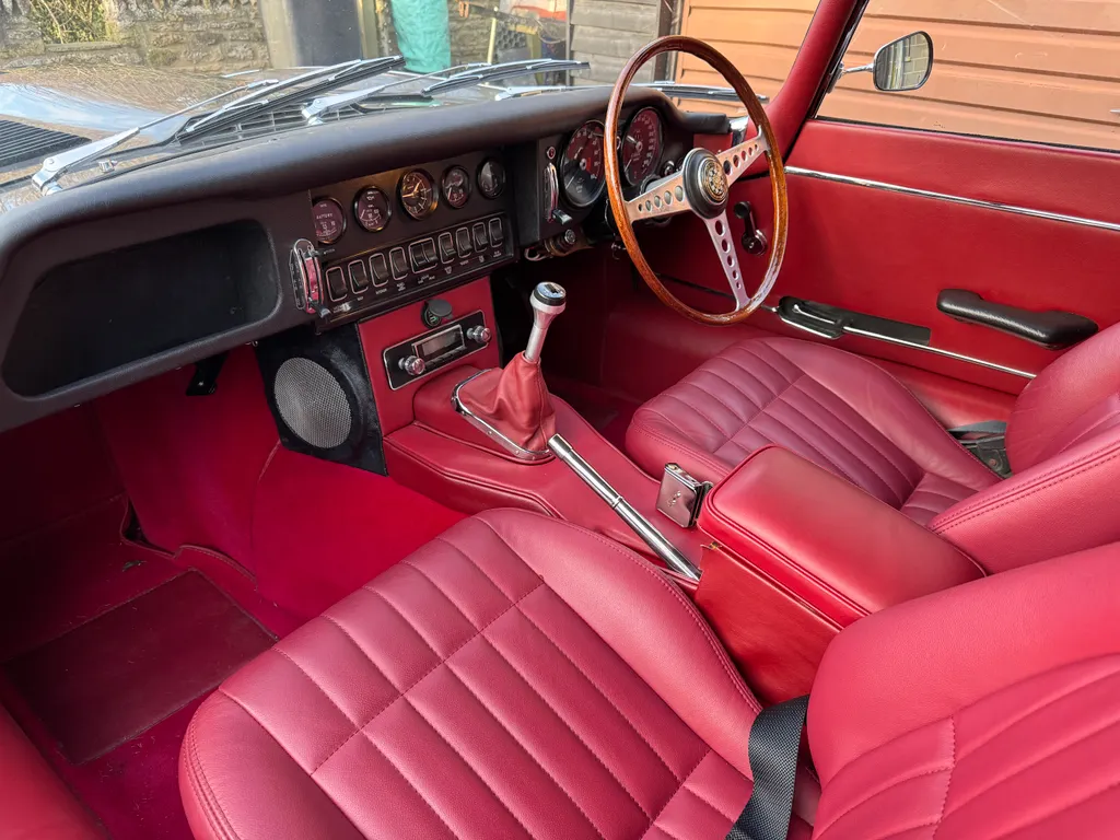 Jaguar e type 22 coupe nnoxcdhhtrhtz7eqwxoni