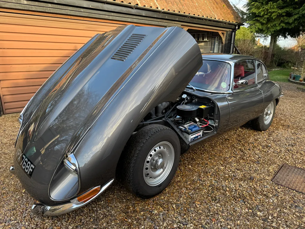 Jaguar e type 22 coupe tf1tvbttumhvr77hvjvpg