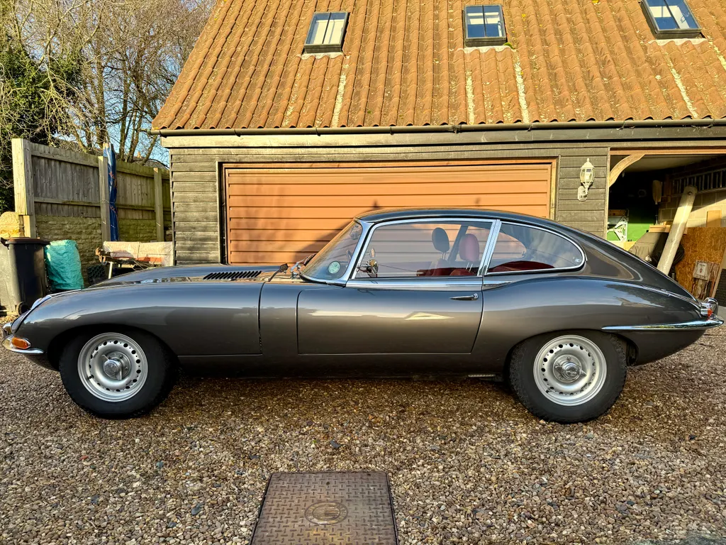 Jaguar e type 22 coupe wzsonjyk9z7vktunsjbfo