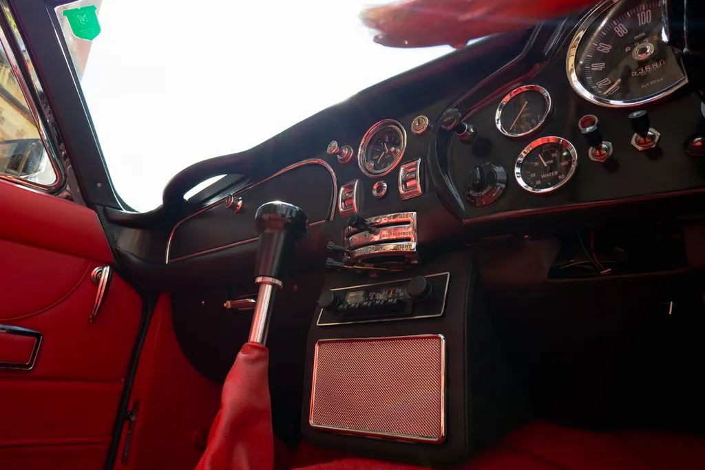 Aston martin db6 4cqbebx phgfiocxy3hf7