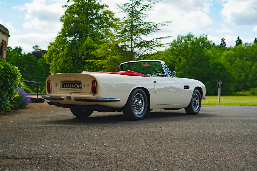 Aston martin db6 bovfwkhl5ouzyv9uav0m4