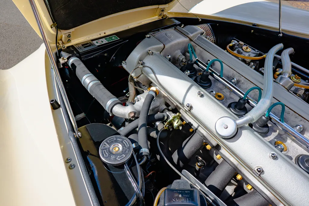 Aston martin db6 cbjlavnpk7opo yd6dl9e