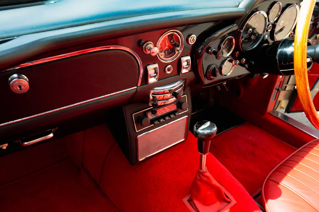 Aston martin db6 cqn9t hmq2u h8wtaawgu