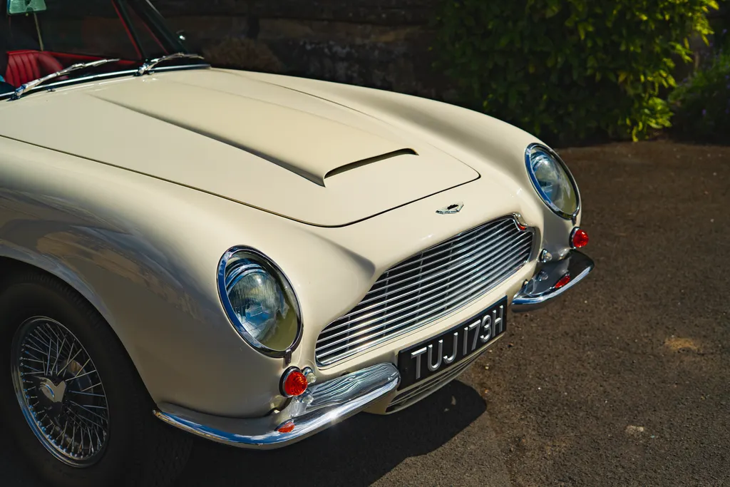 Aston martin db6 cyh5kzxbypxpu0ngckdg1