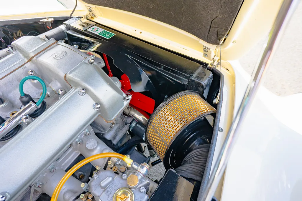 Aston martin db6 ekcd4 cqrfrhgvxq6tuir