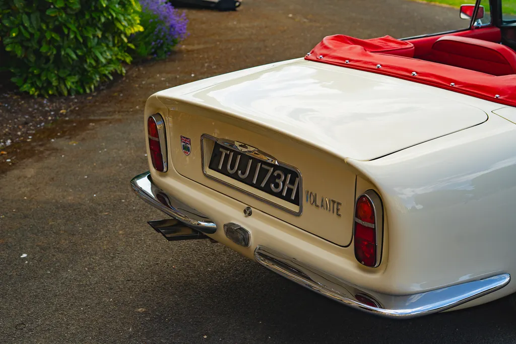 Aston martin db6 fyhngvkiimi7ozjcftyyw
