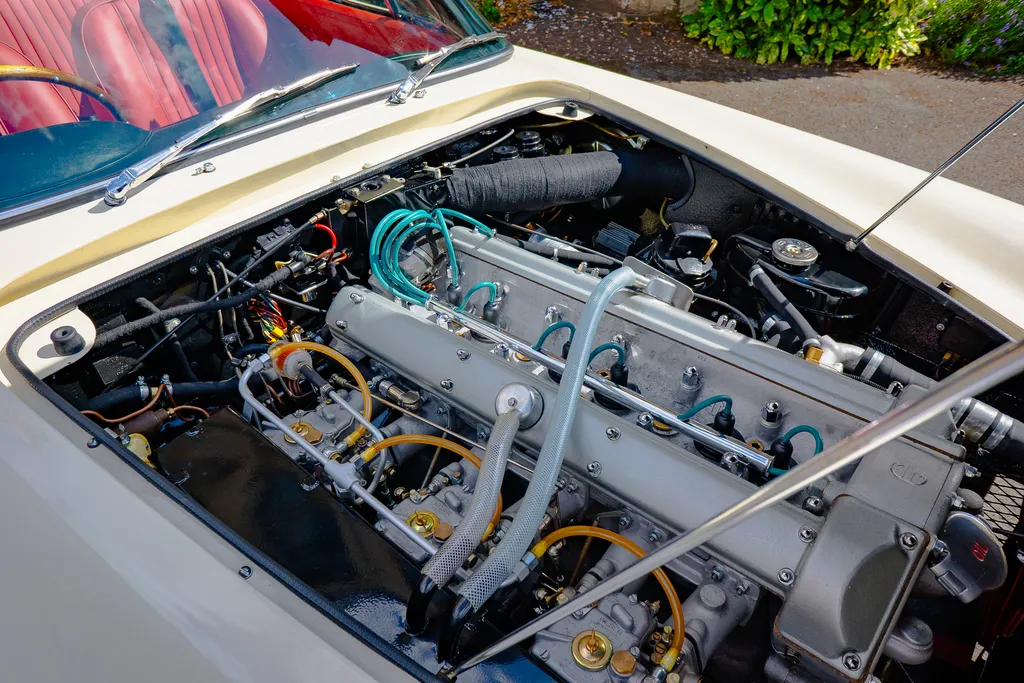 Aston martin db6 ilewfg9zwejcqgajlmt0b