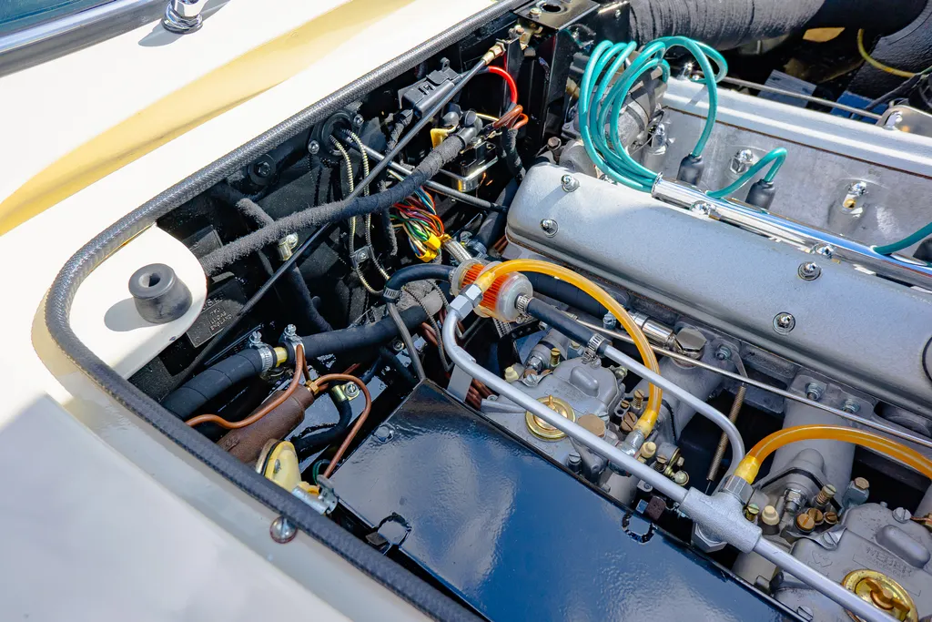 Aston martin db6 isjy6zta papszwbebdqt