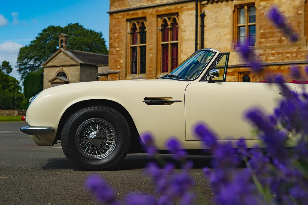 Aston martin db6 vo8rj2md9xyvph52vta4k