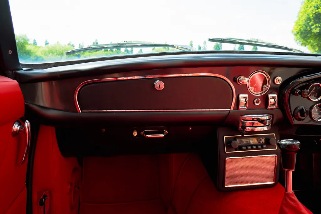 Aston martin db6 xq1uc4czibrbbk76j0bof