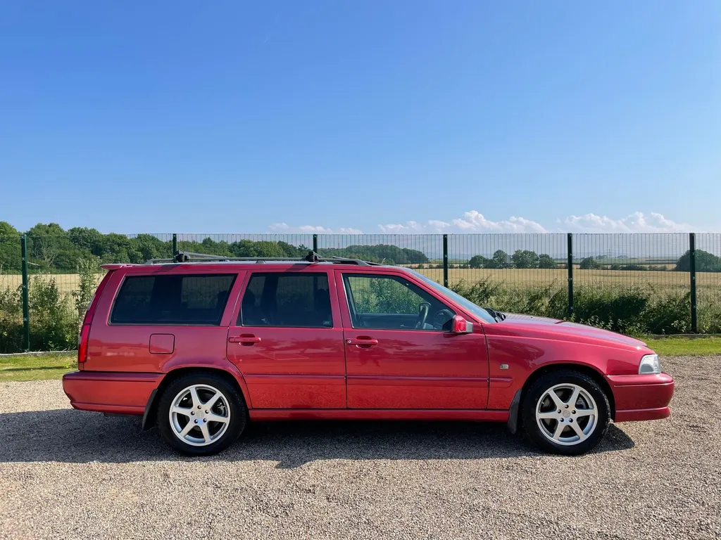 Volvo v70 ju8xam7qxferiezkdjtl9