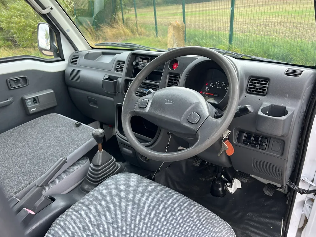 Daihatsu hijet s201 b5l2bafnn7af7dlftbzlc