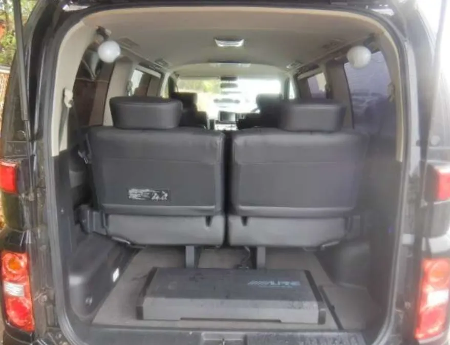 Nissan elgrand los1f760tev82ejo9tulo