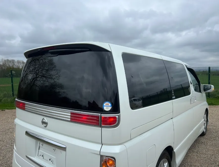 Nissan elgrand  mkgmatfai0opbxluenxbt