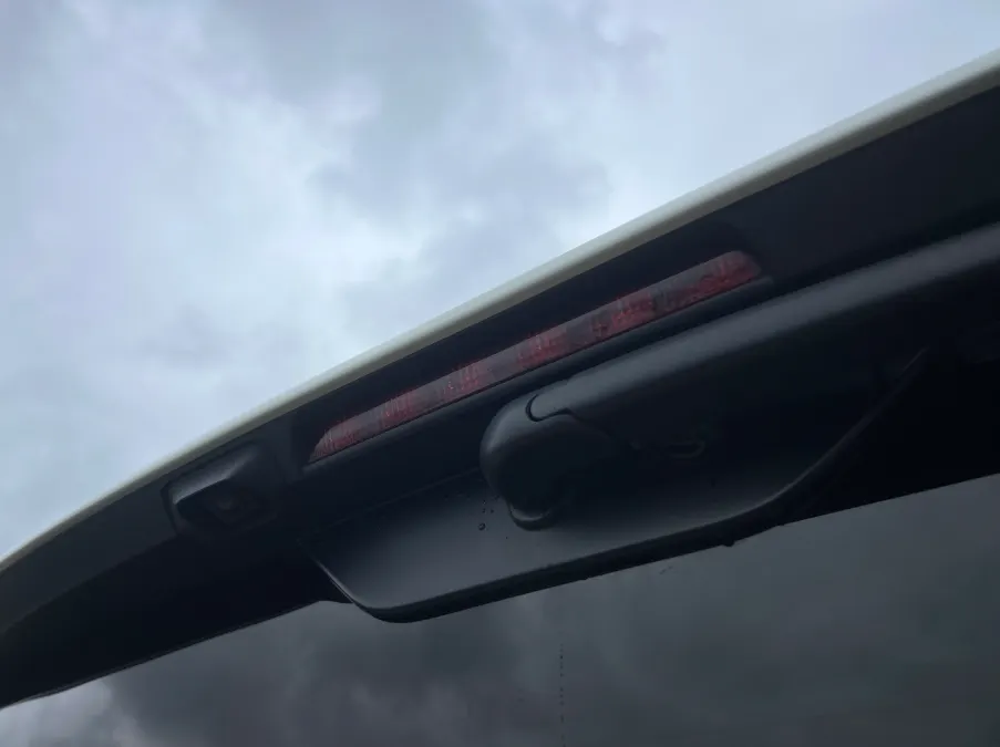 Nissan elgrand  ygnxyy8k2f0sy0xvzjwxb