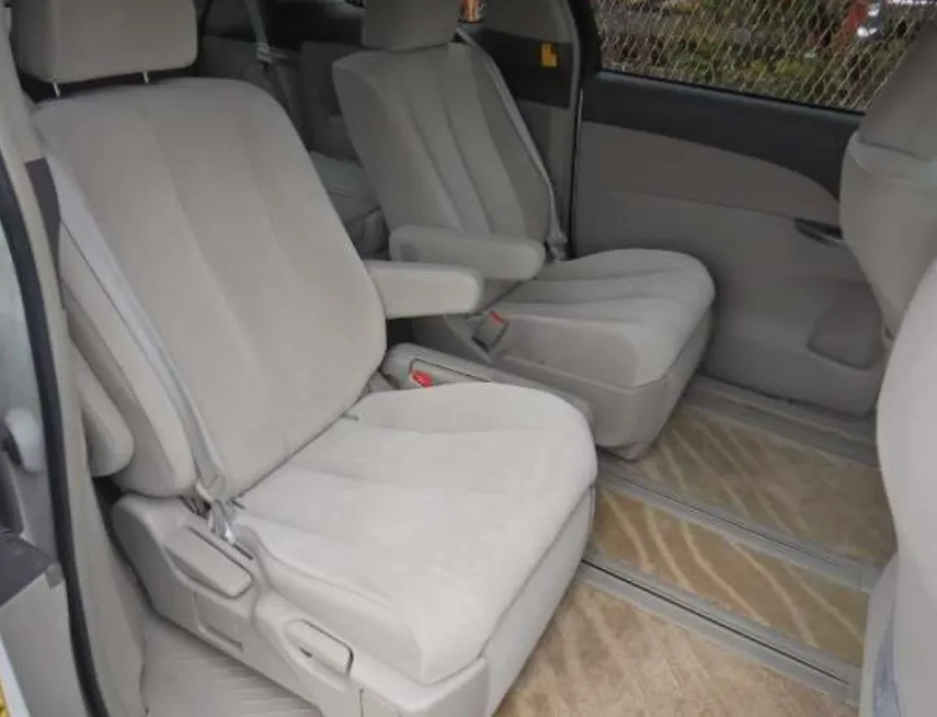 Toyota estima  i ch23jx4rrcmhvztr3r