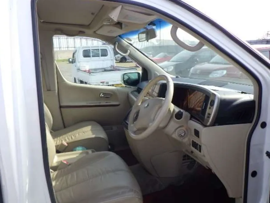 Nissan elgrand oo8mbd371r 5vqf1ikj5e