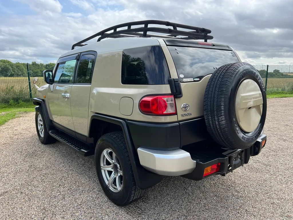 Toyota fj ajyp qp0ecknjz5hcp1eg