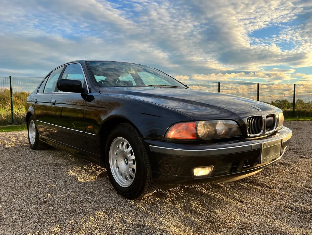 Bmw 5 series  9di5l2qual1wat0afrrrh