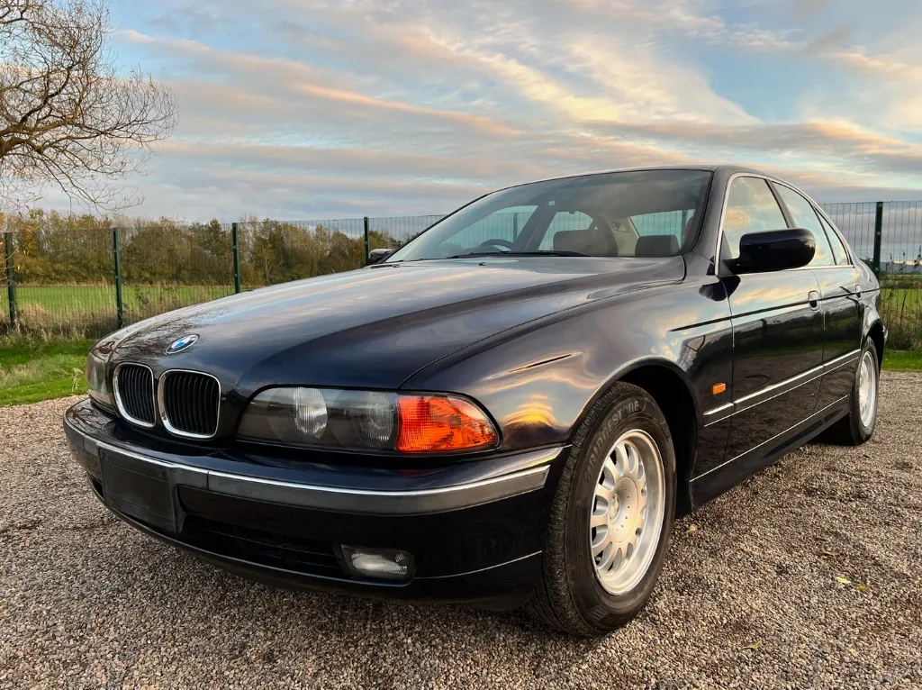 Bmw 5 series  duk5hvzvmz32rtcqoaa6p