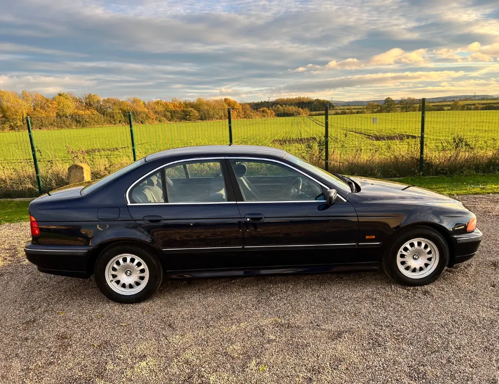 Bmw 5 series  v5au8x lv 9wuxptz1tfo
