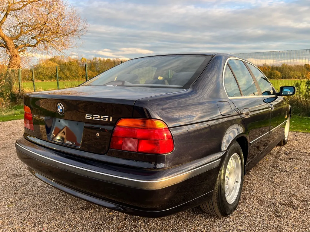 Bmw 5 series  wwedll1ff2x32sgfrc5cl