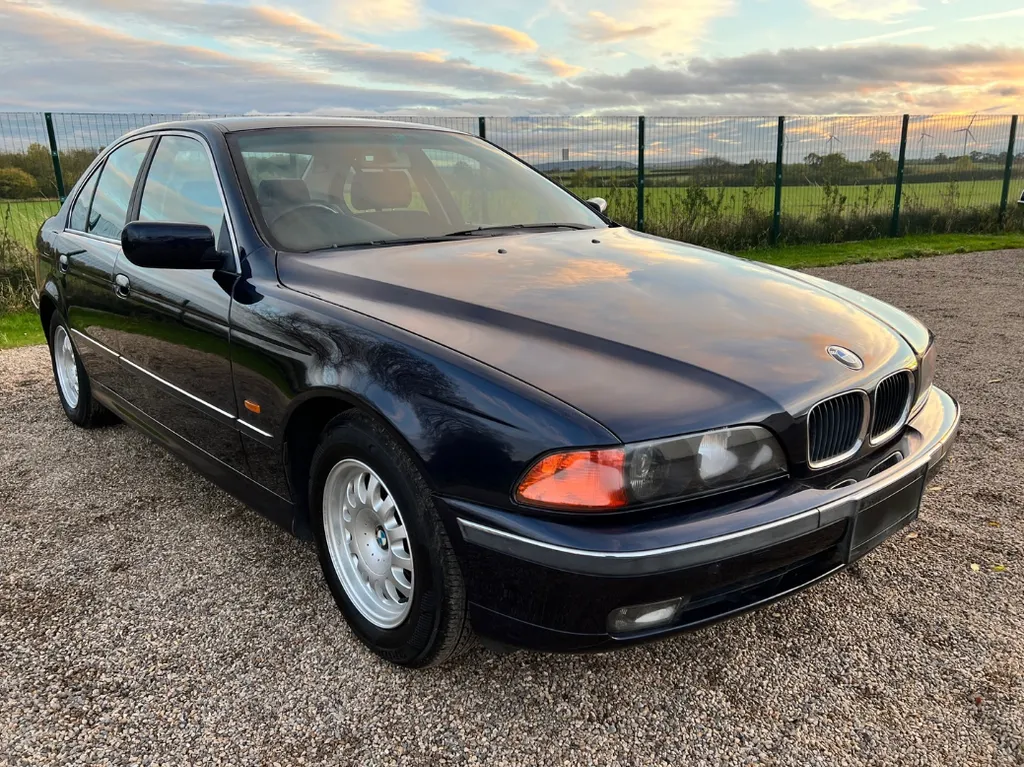 Bmw 5 series  jumazssrszc8jgo9drqku