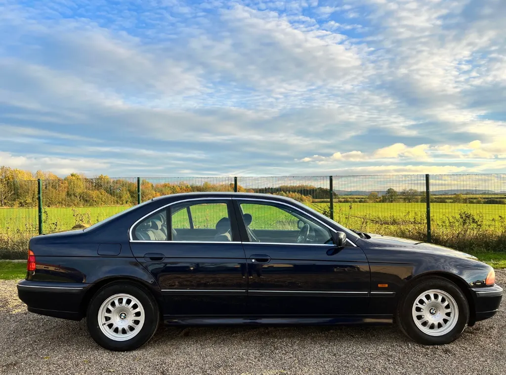 Bmw 5 series  lmh jodfvoerjly2n8qo3