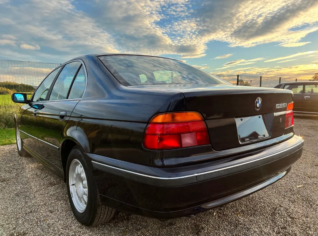 Bmw 5 series  yxma5d g2iwjml  h an 