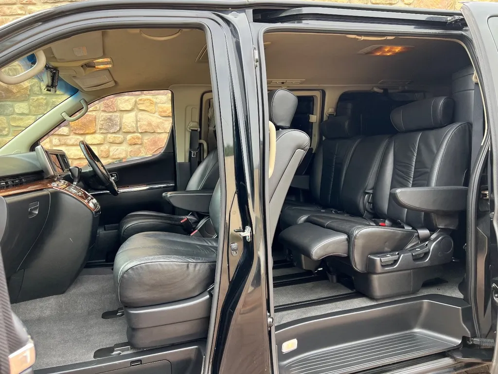 Nissan elgrand  5idvnzpr6lcgvnbzm5zuy