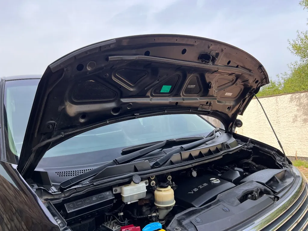 Nissan elgrand  fsn0y9gxri4zkyl2prl68