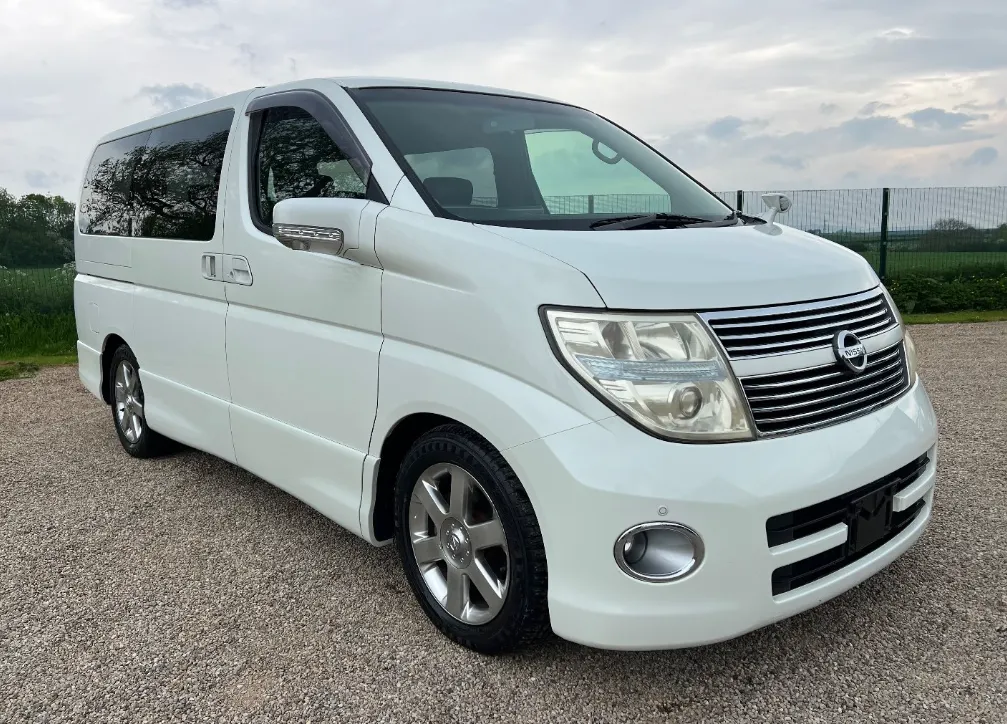 Nissan elgrand 3.5 highway star d yrlq6u1i53ggkriigf5