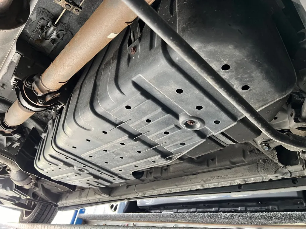 Nissan elgrand 1jicx a8 j0 8cb 9ds8m