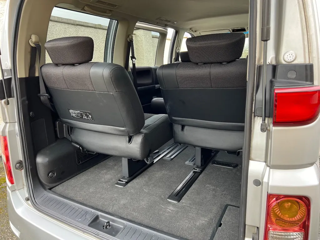 Nissan elgrand 5meigggtdfasqdm8uet4d