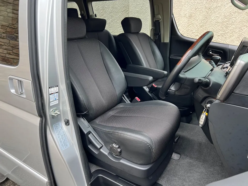 Nissan elgrand cjdqybobq5ud4cmqhxi13