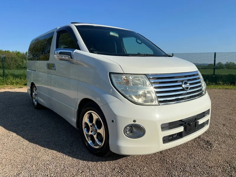 Nissan elgrand 3.5 highway star  8zwnpk17jegkz3snthwf5