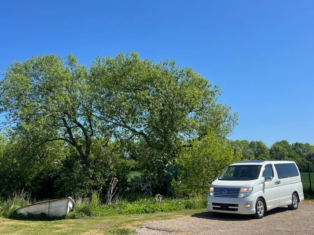 Nissan elgrand 3.5 highway star  hk asosoo0tnlvrpok6xb