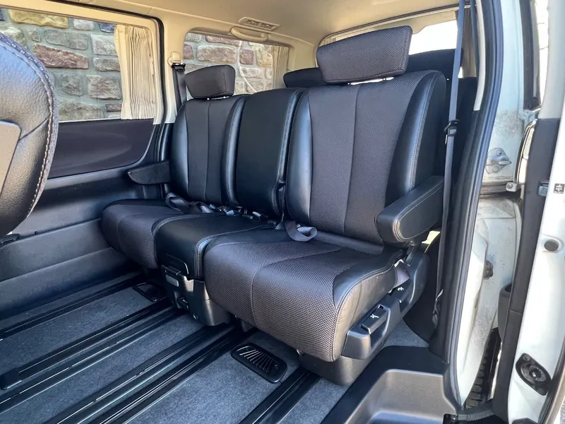 Nissan elgrand 3.5 highway star  dnblimh0hmo8w edctbdk