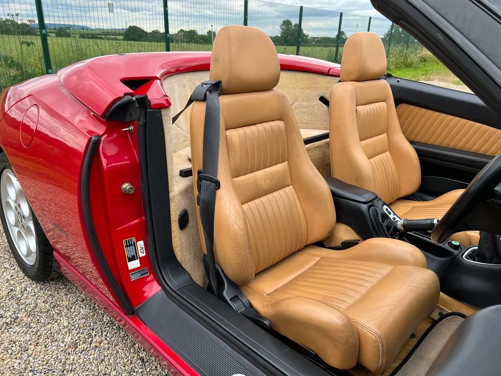 Alfa romeo spider 2.0 5gmthkhcju1xicpizamxt