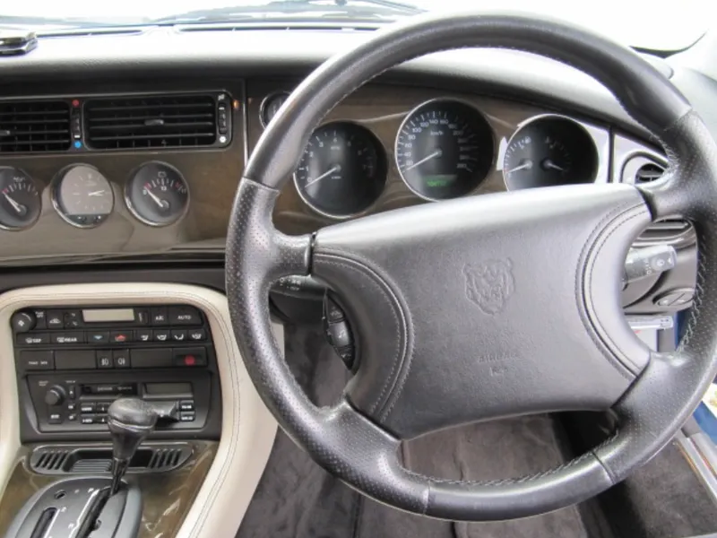 Jaguar xk8 xyfsnqj3lm48ijnmaclk4