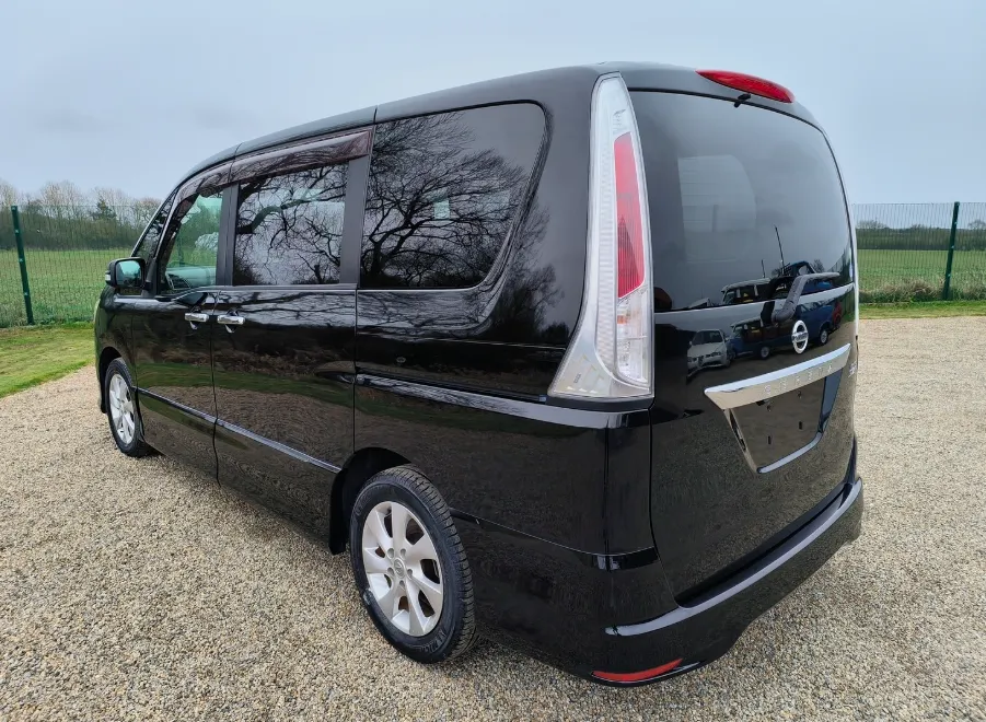 Nissan serena 2.0 btd4xceoxvpoe4iz4he31